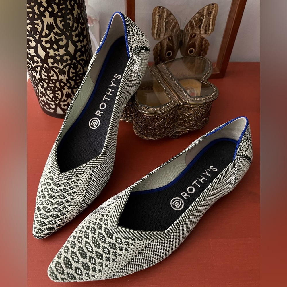 Rothy’s The Point sz 9.5 Green Snakeskin print